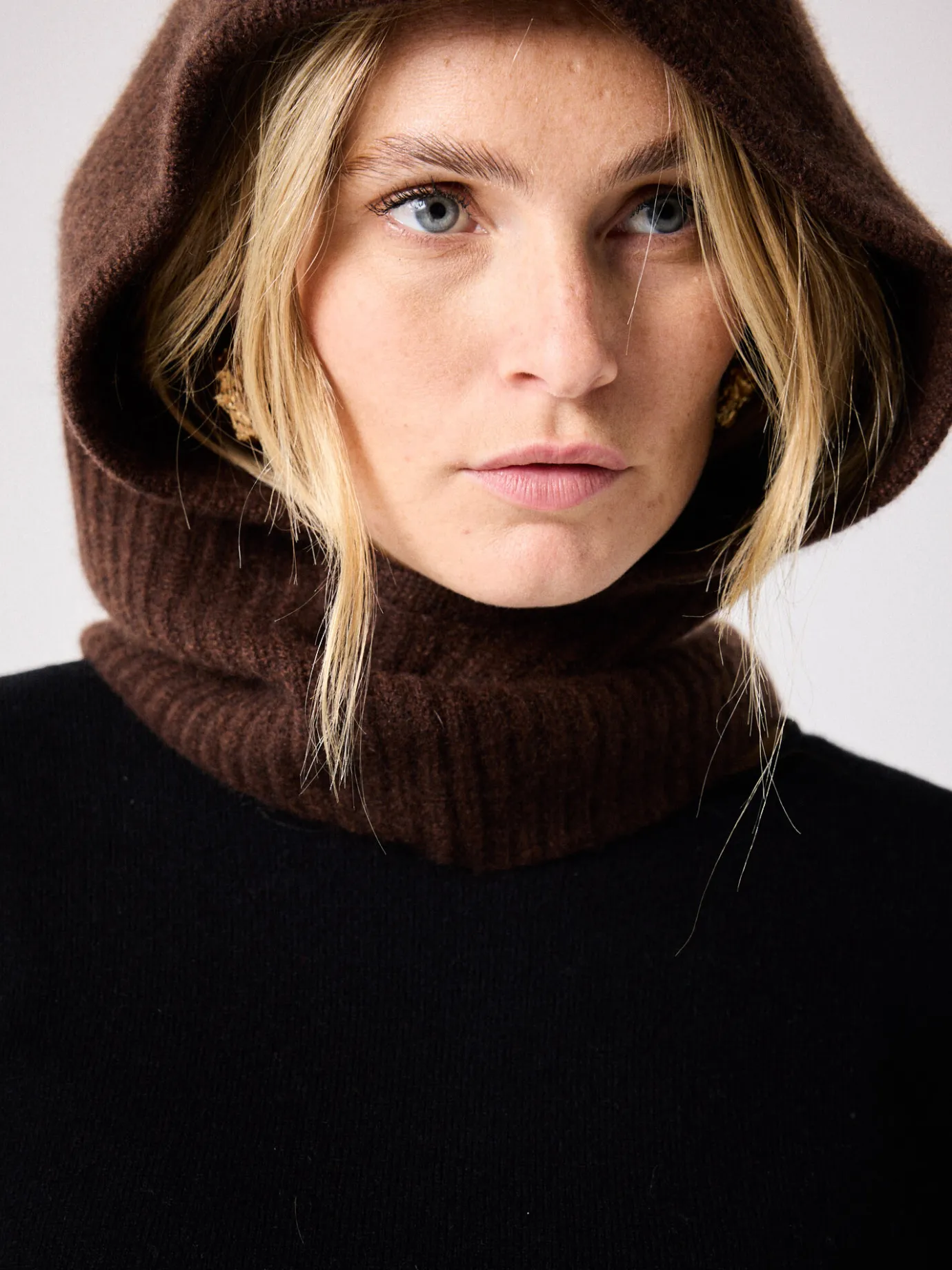 cagoule_cachemire_lita_2-6.webp Sale Cagoule cachemire Lita Accessoires | Le Cachemire·Accessoires