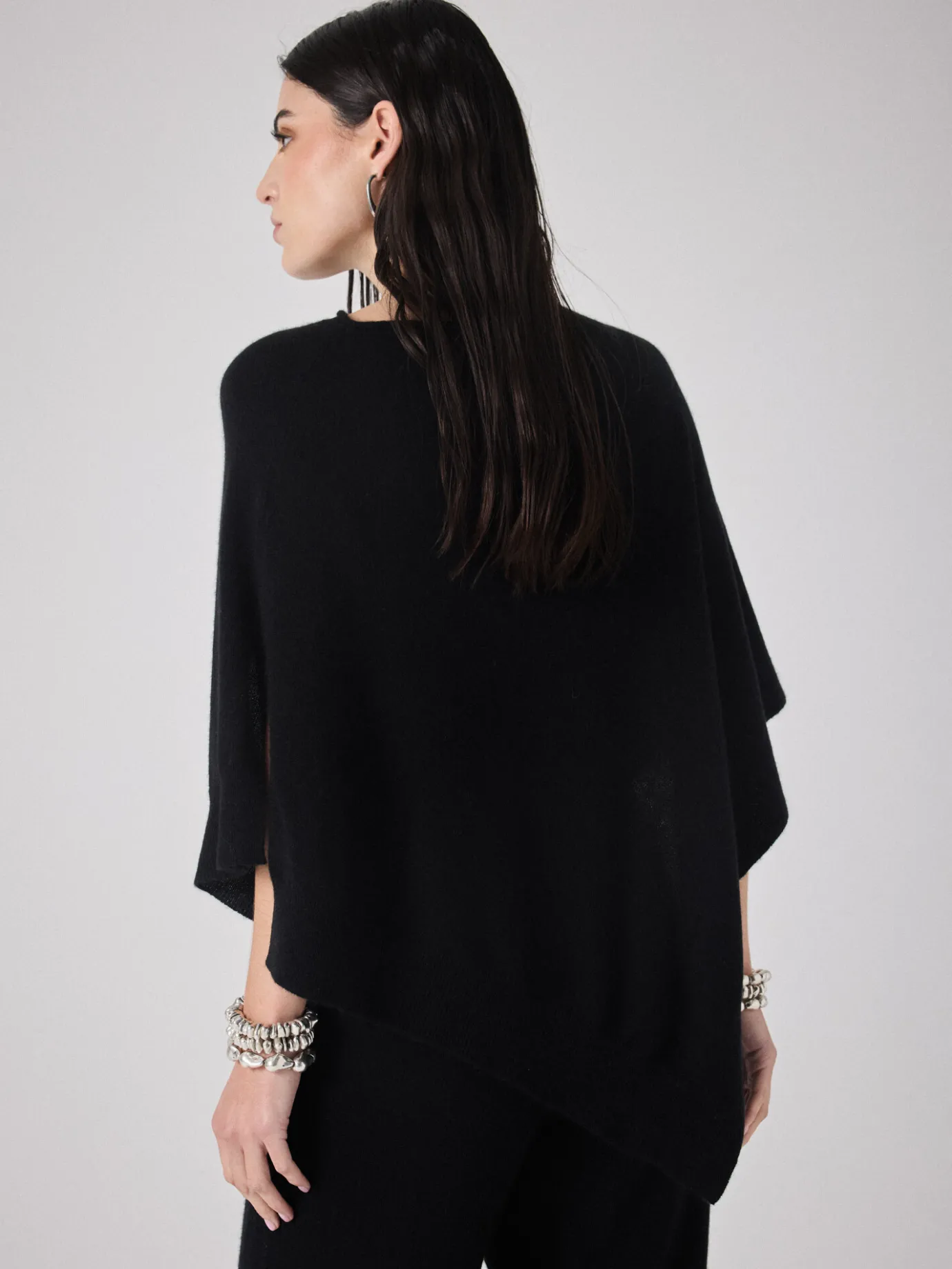 cape_cachemire_auguste_3.webp Outlet Cape cachemire Auguste Gilets & Cardigans | Le Cachemire·Gilets & Cardigans