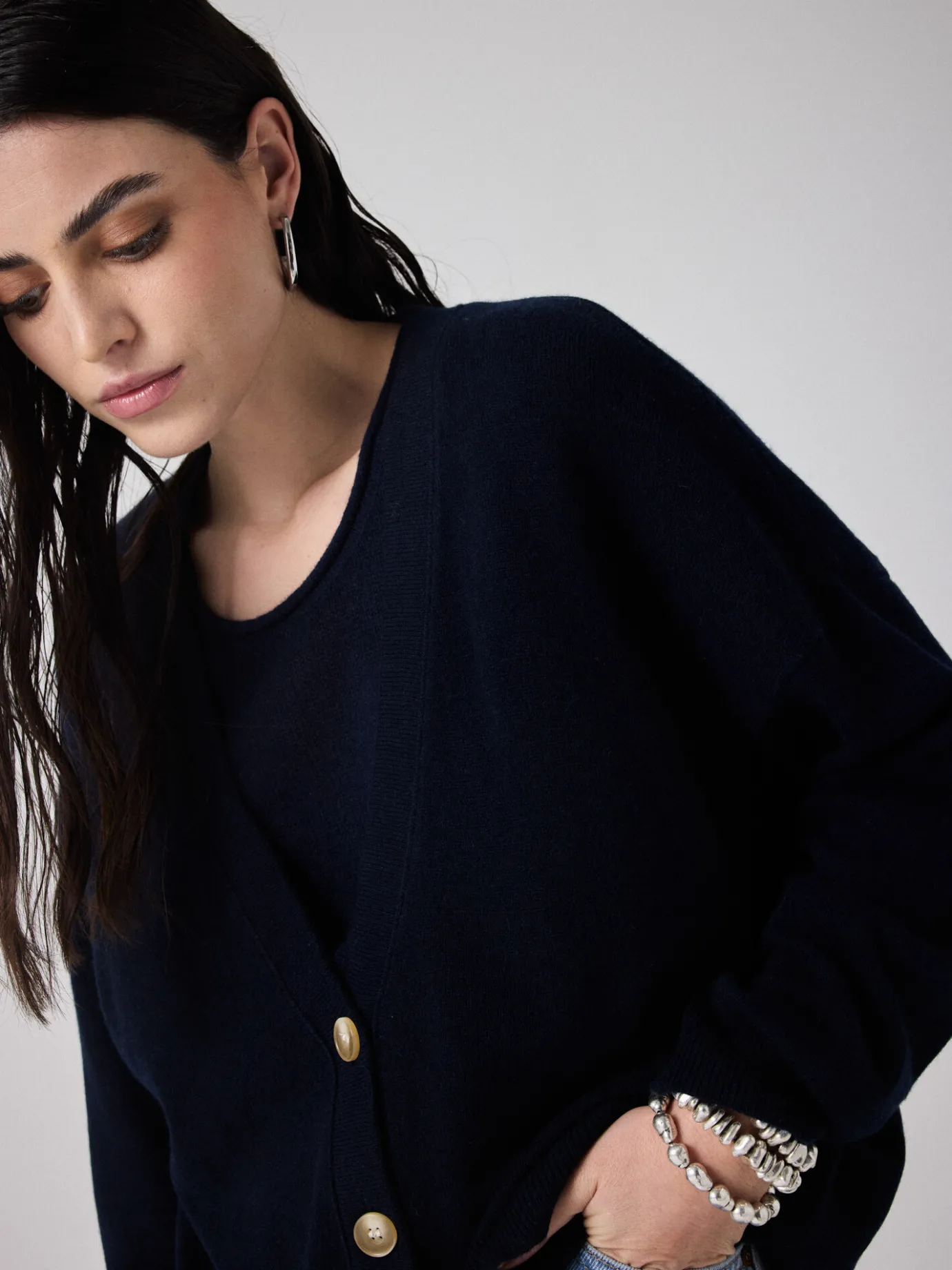 cardigan_cachemire_manille_3.webp Flash Sale Cardigan cachemire Manille Gilets & Cardigans | Le Cachemire·Gilets & Cardigans