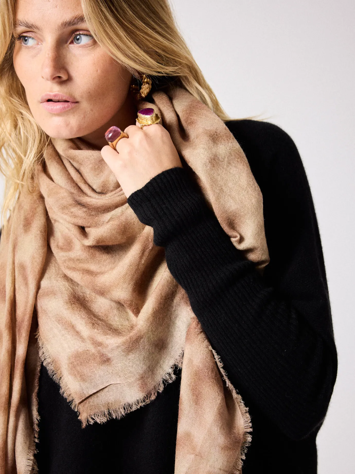 echarpe_cachemire_leopard_3.webp Fashion Echarpe cachemire Leopard Accessoires | Le Cachemire·Accessoires