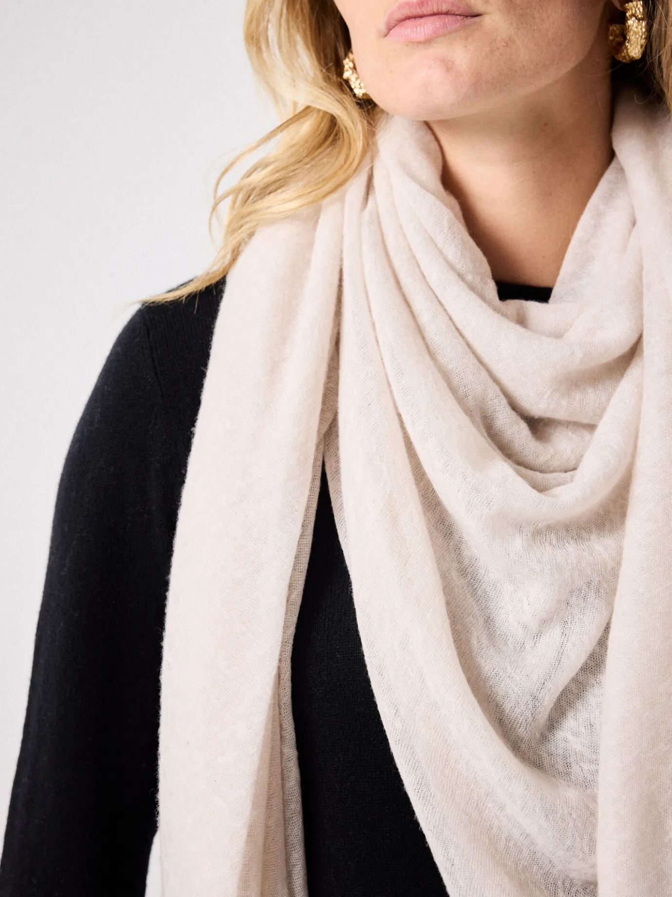 echarpe_laine_cachemire_matita_2-1.webp Shop Echarpe laine cachemire Matita Accessoires