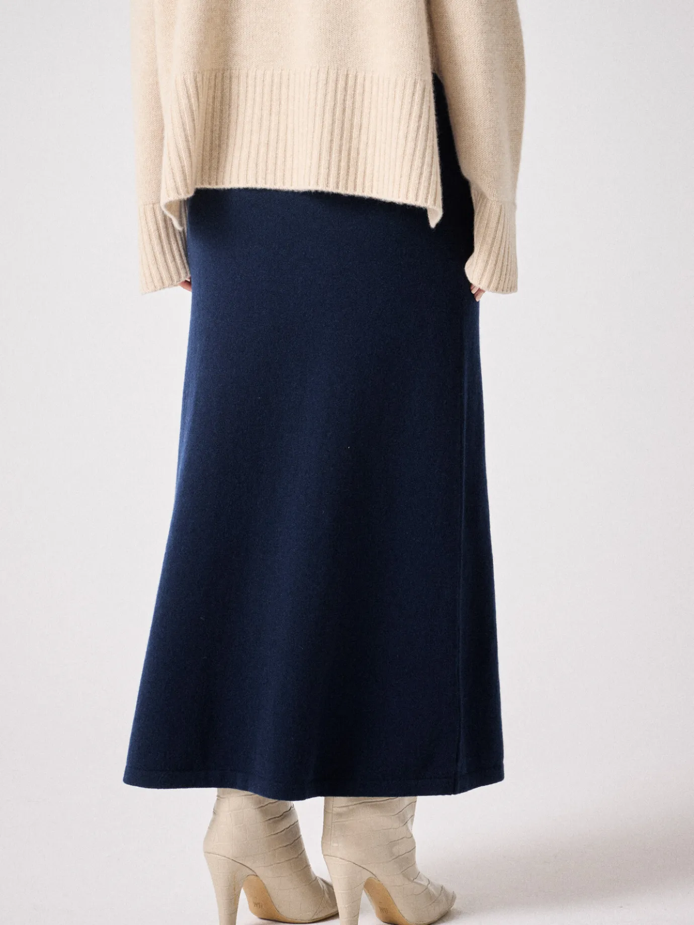 jupe_cachemire_zelie_2.webp Outlet Jupe cachemire Zelie Robes & Jupes | Le Cachemire