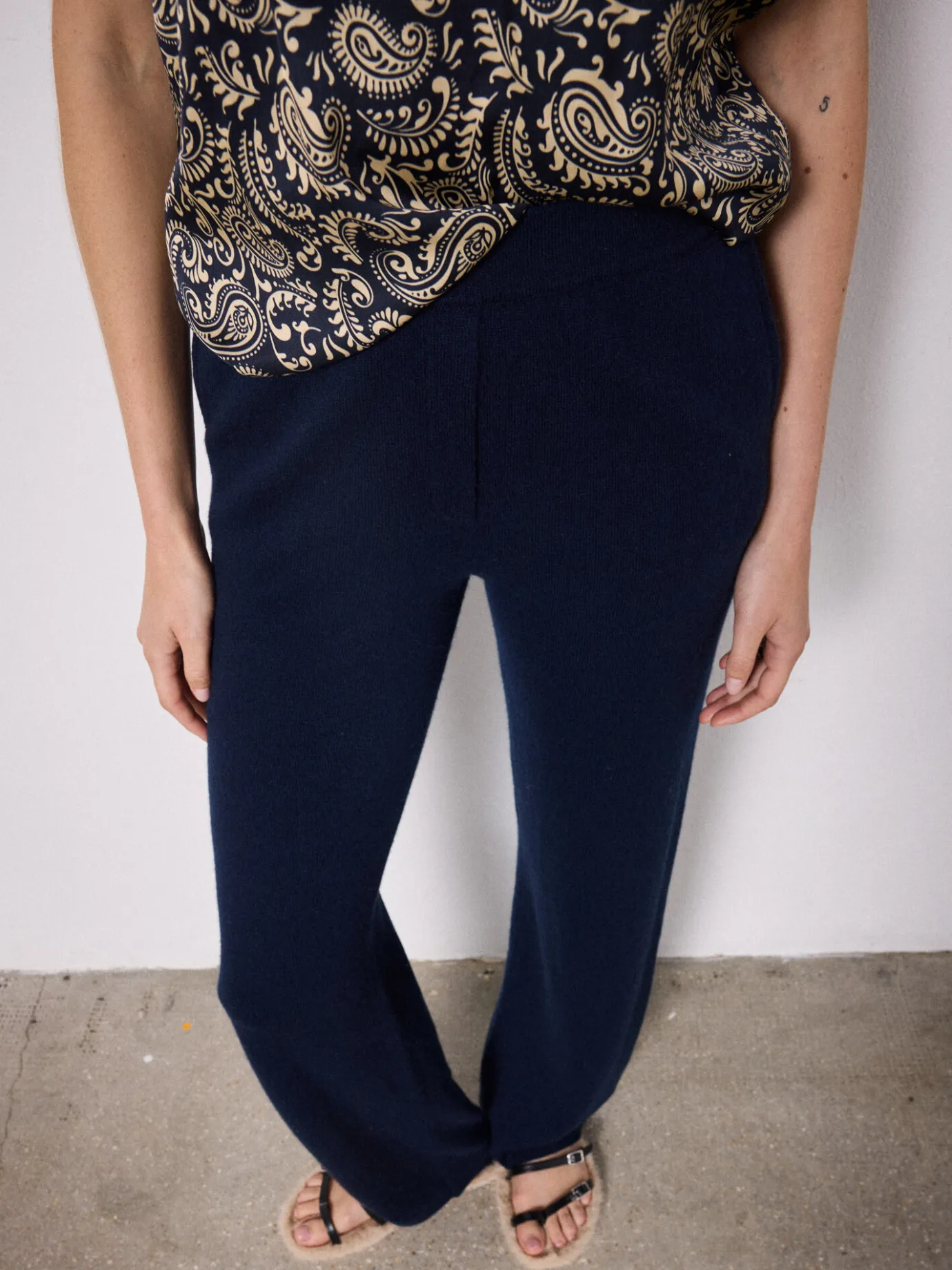 pantalon_cachemire_dulcina_5-1.webp New Pantalon cachemire Dulcina Pantalons & Shorts | Le Cachemire·Pantalons & Shorts