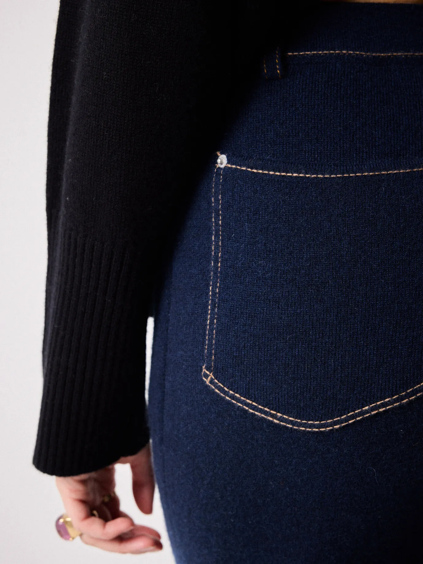 pantalon_cachemire_rose_3.webp Shop Pantalon cachemire Rose Pantalons & Shorts | Le Cachemire·Pantalons & Shorts