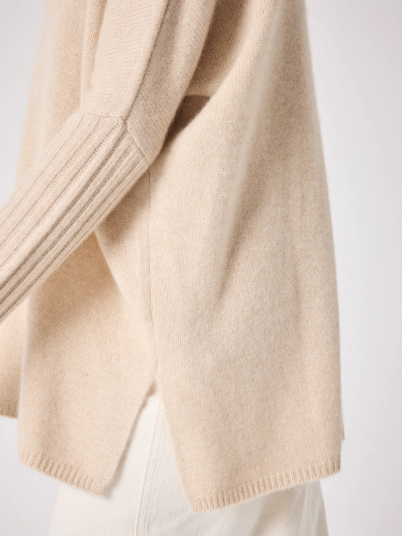 pull_cachemire_agathe_4.webp Best Sale Pull cachemire Agathe Pulls & Ponchos | Le Cachemire·Pulls & Ponchos