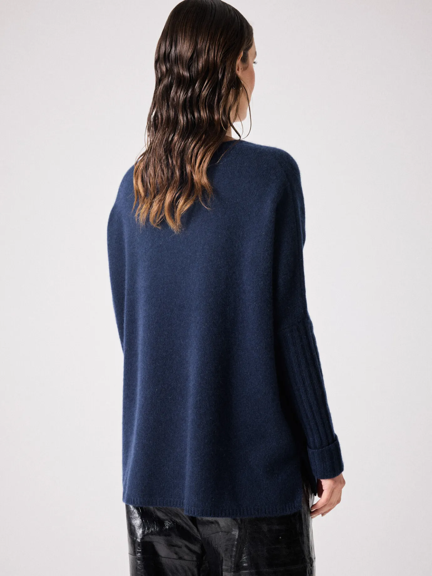 pull_cachemire_emilienne_2-5.webp Clearance Pull cachemire Emilienne Pulls & Ponchos | Le Cachemire·Pulls & Ponchos