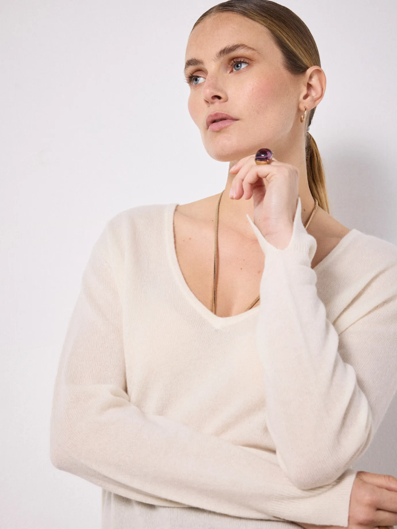 pull_cachemire_leopoldine_2-8.webp Shop Pull cachemire Leopoldine Pulls & Ponchos | Le Cachemire·Pulls & Ponchos