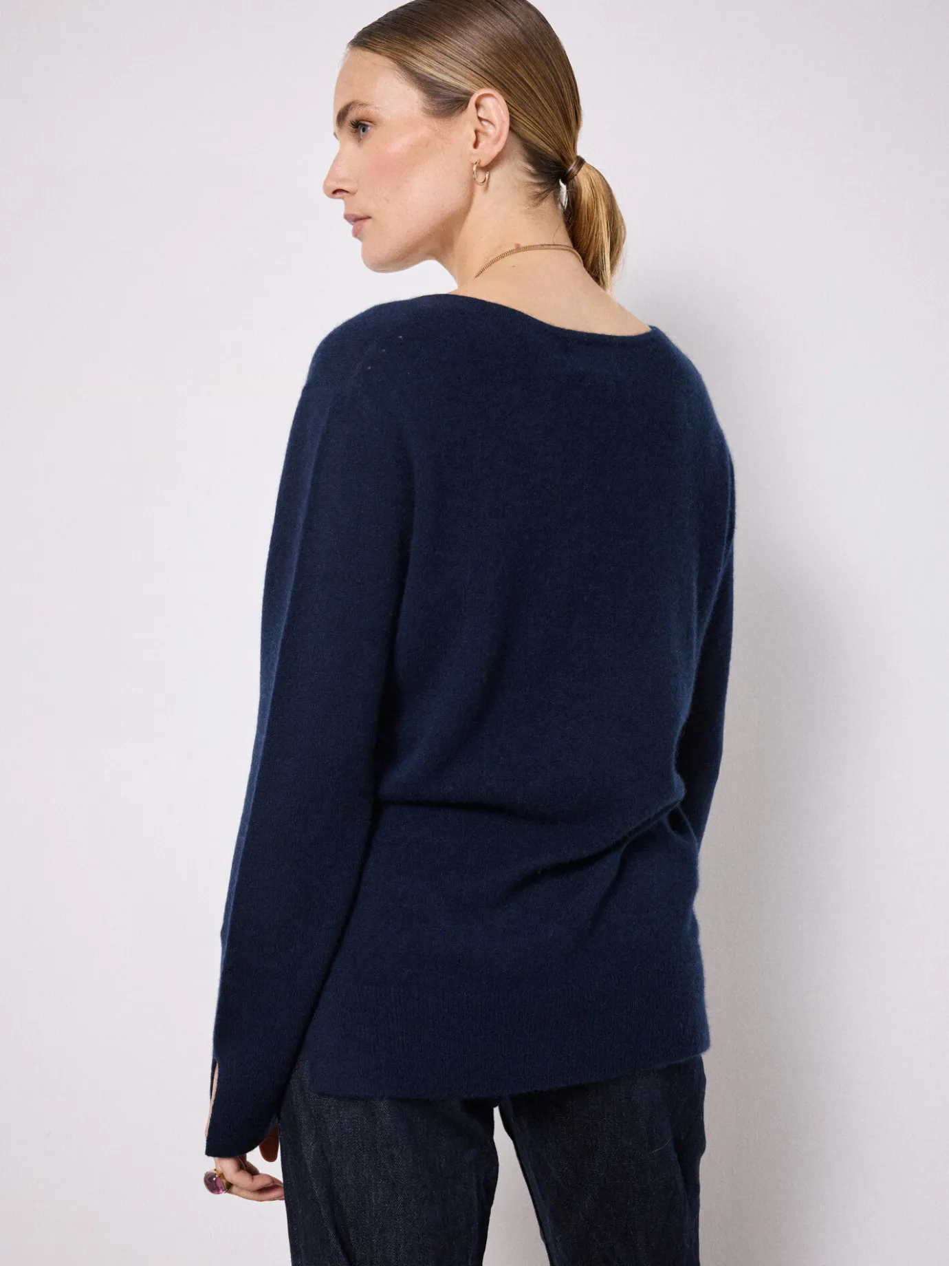 pull_cachemire_leopoldine_3-1.webp Best Sale Pull cachemire Leopoldine Pulls & Ponchos | Le Cachemire·Pulls & Ponchos