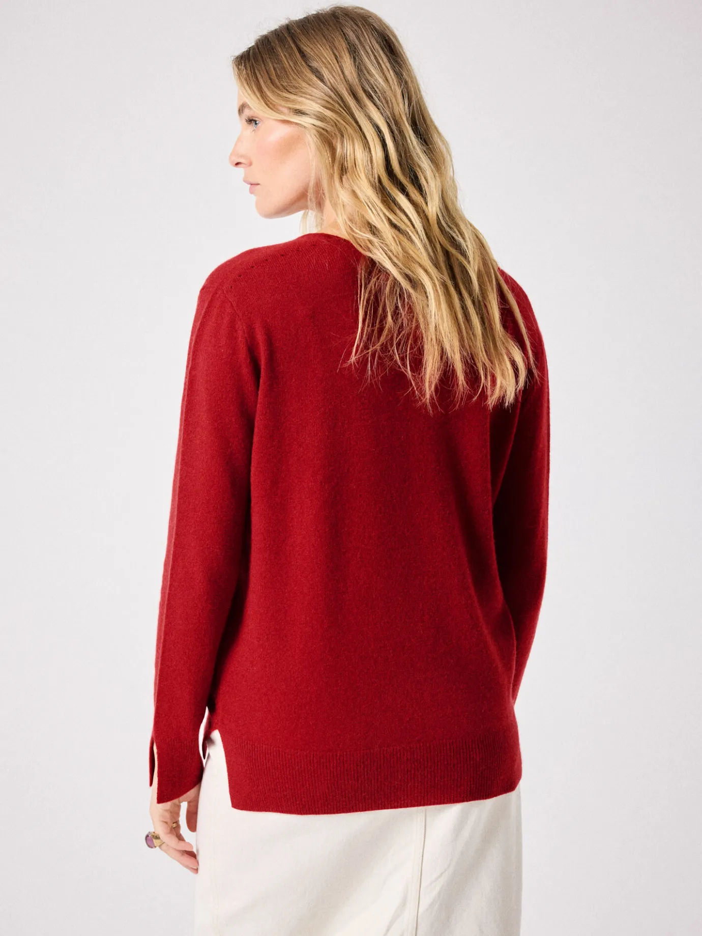 pull_cachemire_leopoldine_3-5.webp Shop Pull cachemire Leopoldine Pulls & Ponchos | Le Cachemire·Pulls & Ponchos