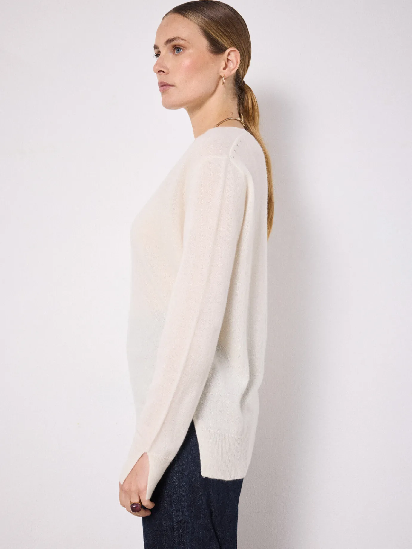 pull_cachemire_leopoldine_3-8.webp Shop Pull cachemire Leopoldine Pulls & Ponchos | Le Cachemire·Pulls & Ponchos