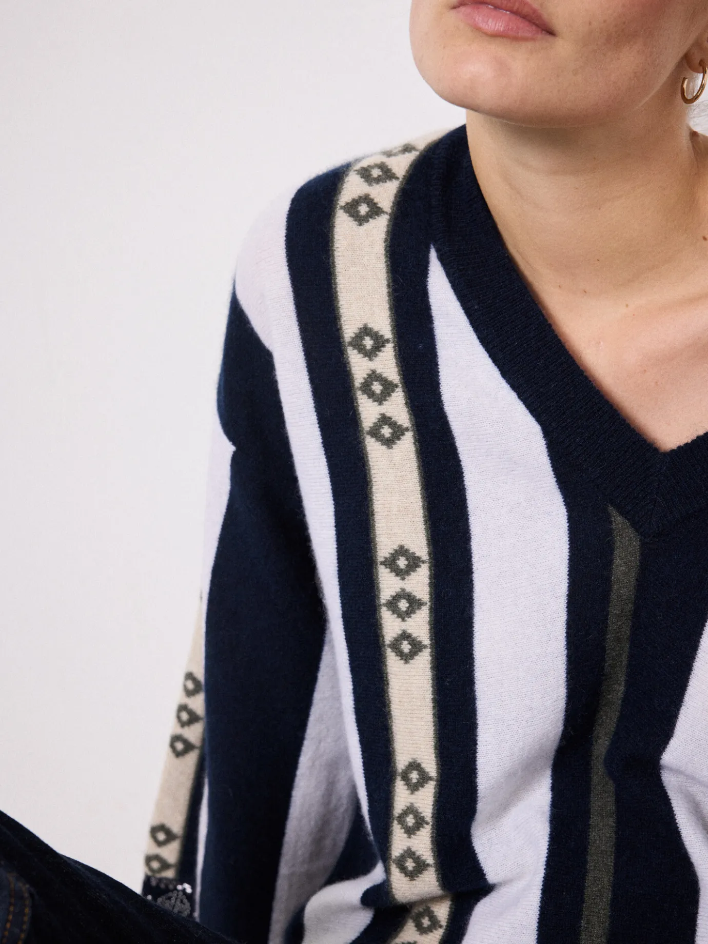 pull_cachemire_swanel_5-1.webp Discount Pull cachemire Swanel Pulls & Ponchos | Le Cachemire·Pulls & Ponchos