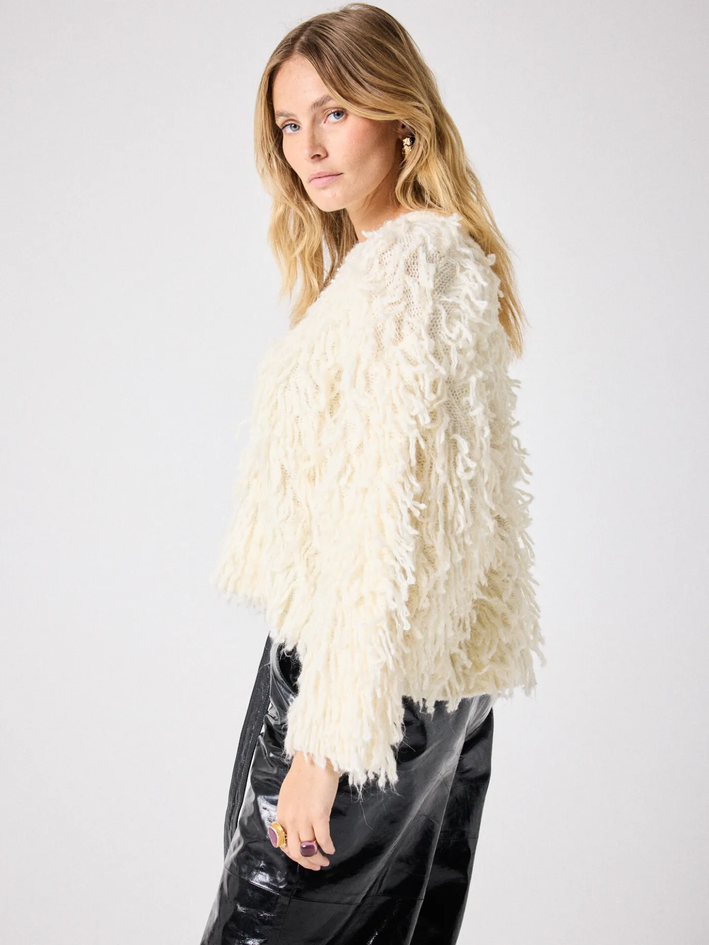 pull_fausse_fourrure_shana_3-1.webp Online Pull fausse fourrure Shana Pulls & Ponchos