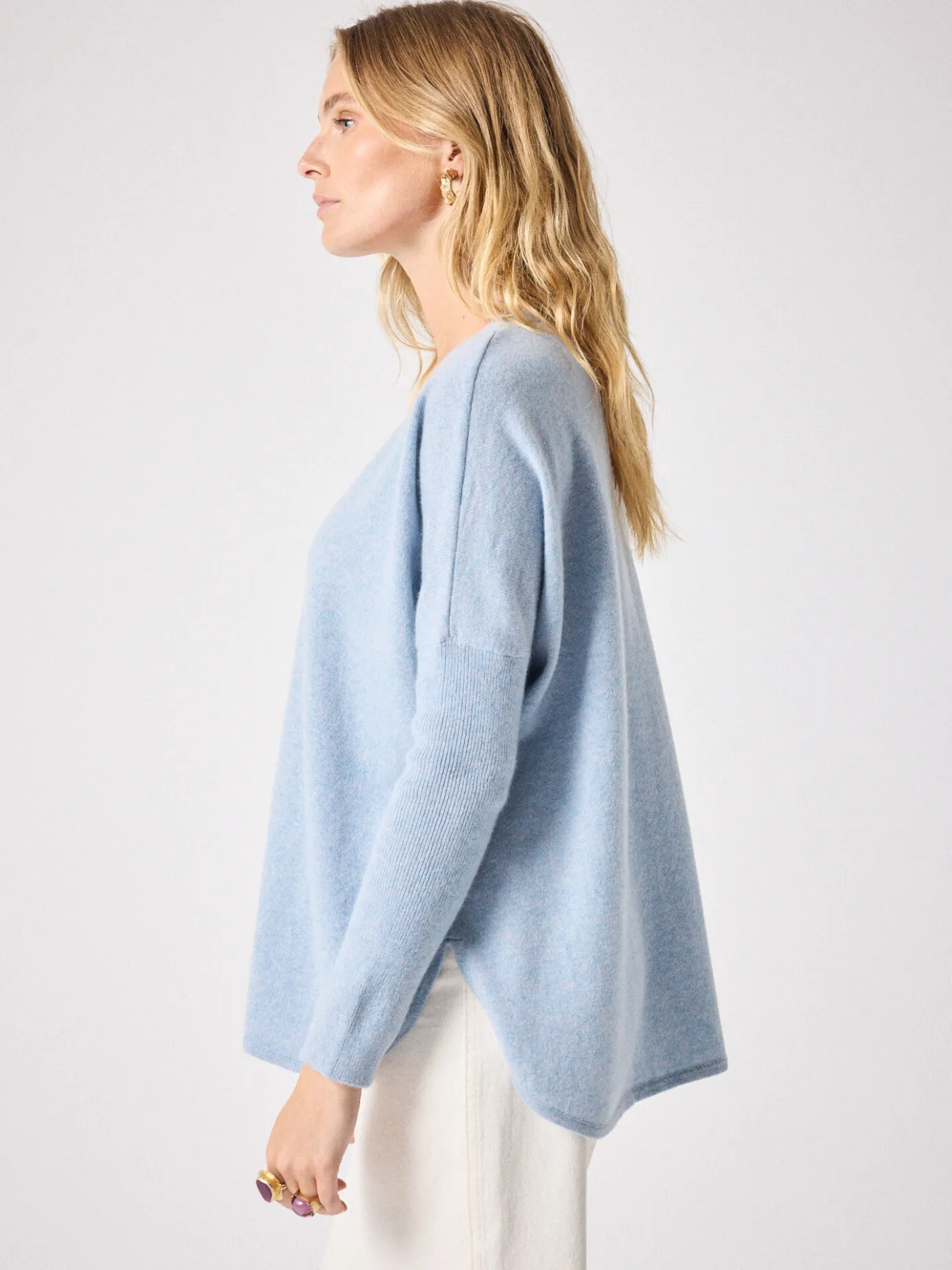 pull_poncho_cachemire_alicia_2-7.webp Best Pull poncho cachemire Alicia Pulls & Ponchos | Le Cachemire·Pulls & Ponchos