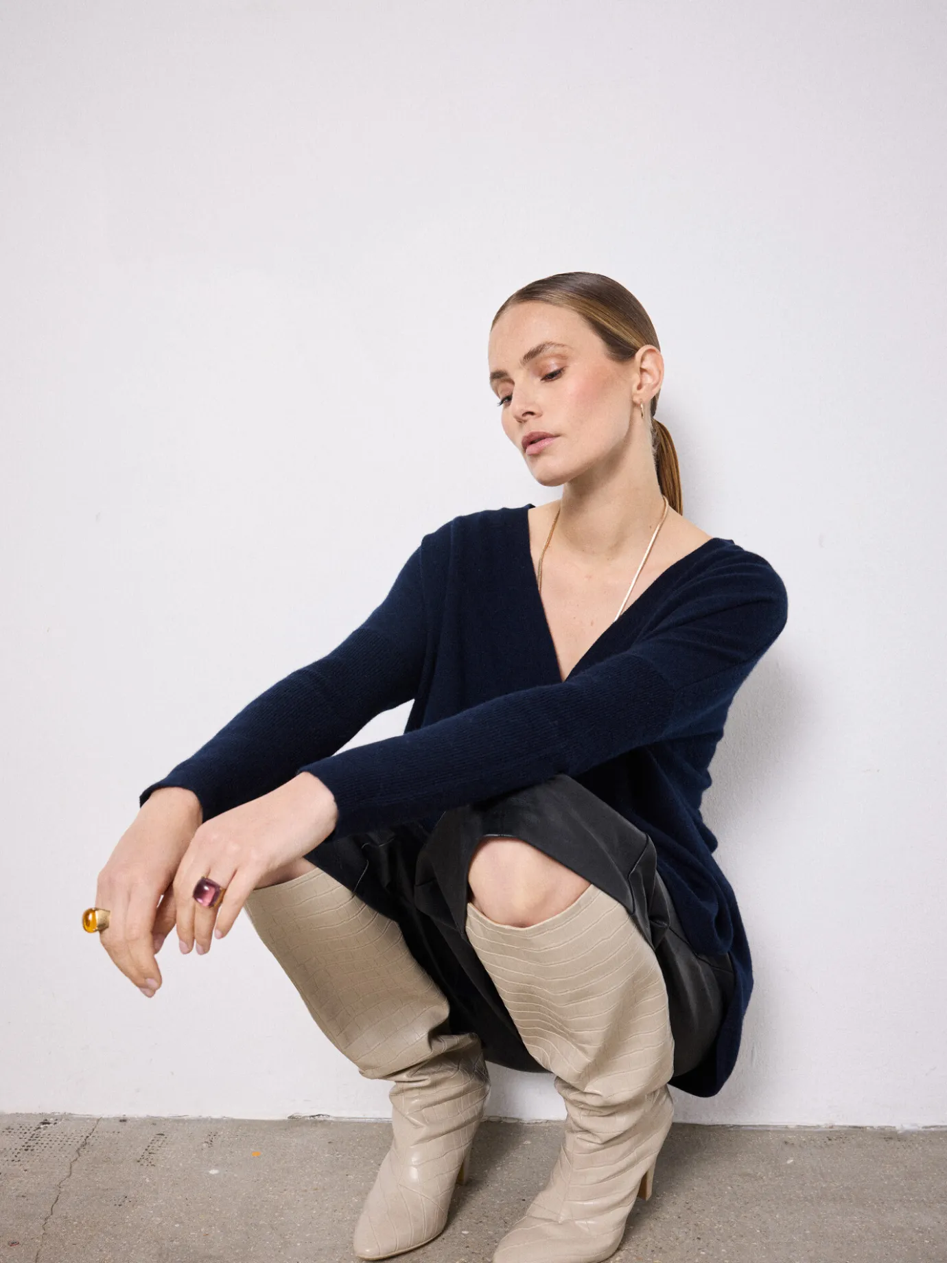 pull_poncho_cachemire_alicia_3-4.webp Cheap Pull poncho cachemire Alicia Pulls & Ponchos | Le Cachemire·Pulls & Ponchos