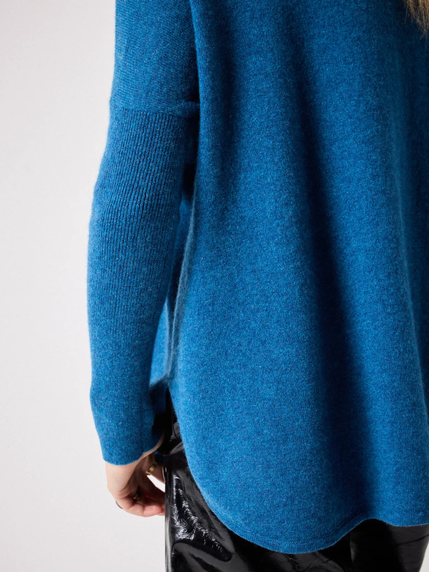 pull_poncho_cachemire_alicia_3.webp Cheap Pull poncho cachemire Alicia Pulls & Ponchos | Le Cachemire·Pulls & Ponchos