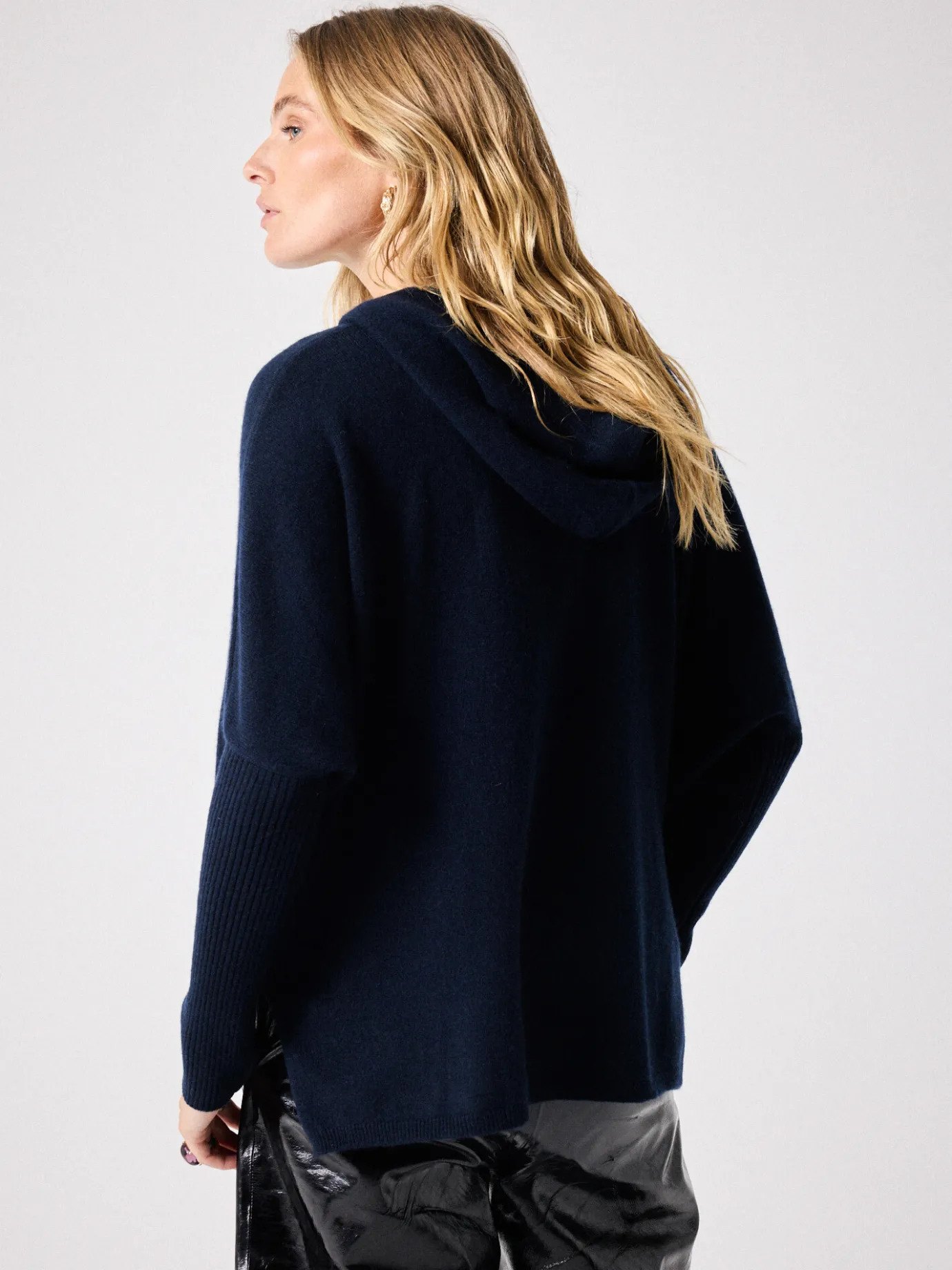pull_poncho_cachemire_alix_3-6.webp Outlet Pull poncho cachemire Alix Pulls & Ponchos | Le Cachemire·Pulls & Ponchos