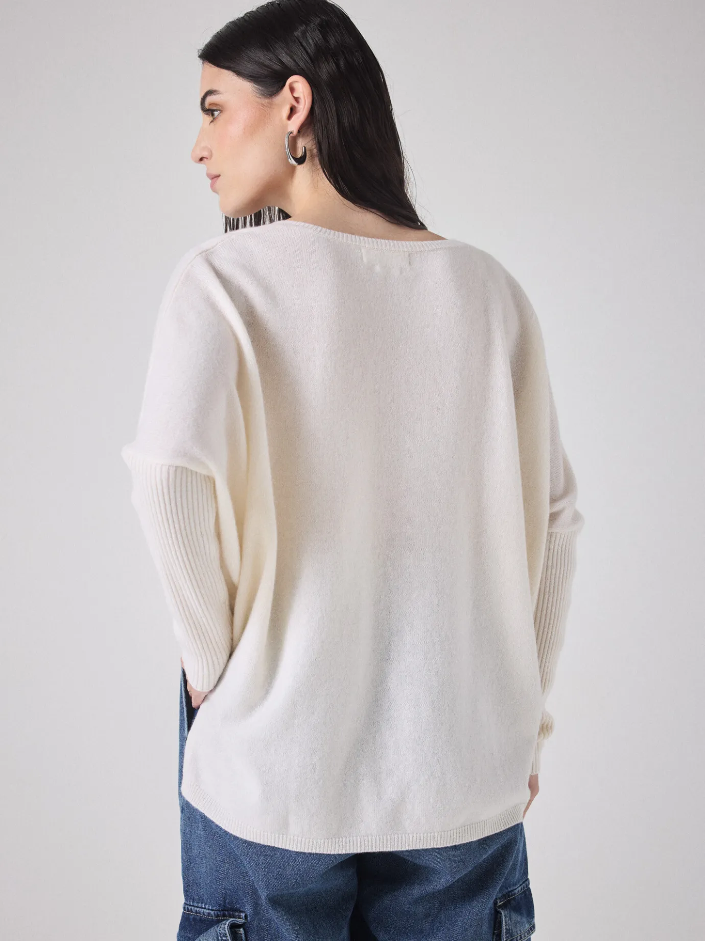 pull_poncho_cachemire_faustine_2-19.webp Outlet Pull poncho cachemire Faustine Pulls & Ponchos | Le Cachemire·Pulls & Ponchos