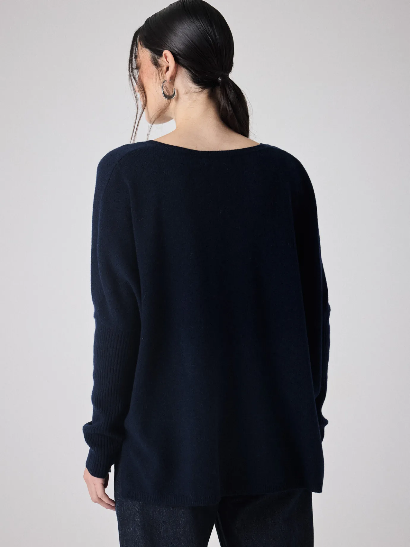 pull_poncho_cachemire_faustine_2-6.webp Online Pull poncho cachemire Faustine Pulls & Ponchos | Le Cachemire·Pulls & Ponchos