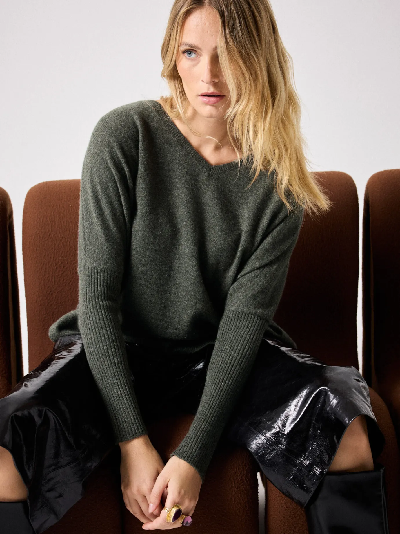 pull_poncho_cachemire_faustine_3-10.webp Flash Sale Pull poncho cachemire Faustine Pulls & Ponchos | Le Cachemire·Pulls & Ponchos