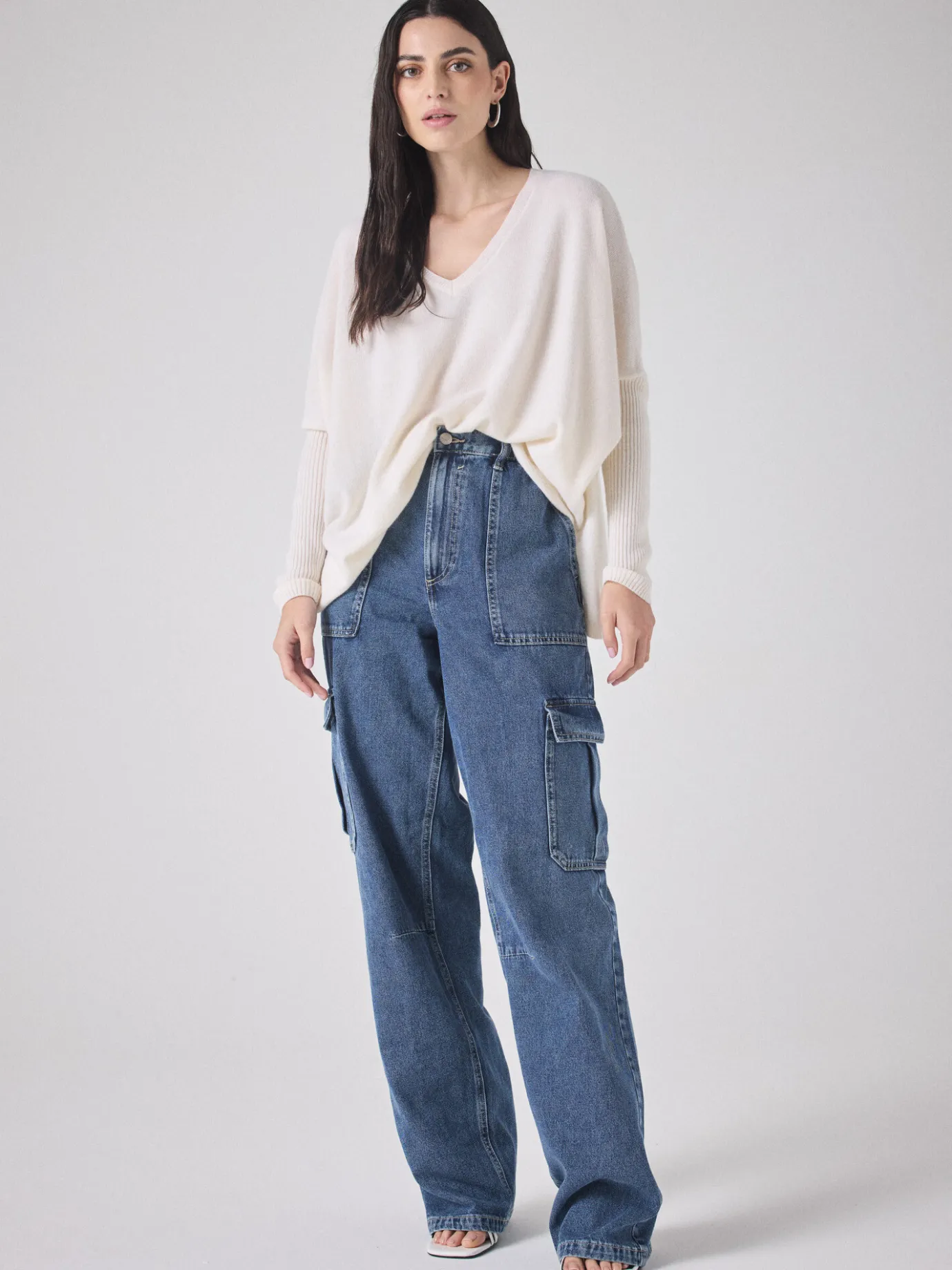 pull_poncho_cachemire_faustine_3-19.webp Outlet Pull poncho cachemire Faustine Pulls & Ponchos | Le Cachemire·Pulls & Ponchos