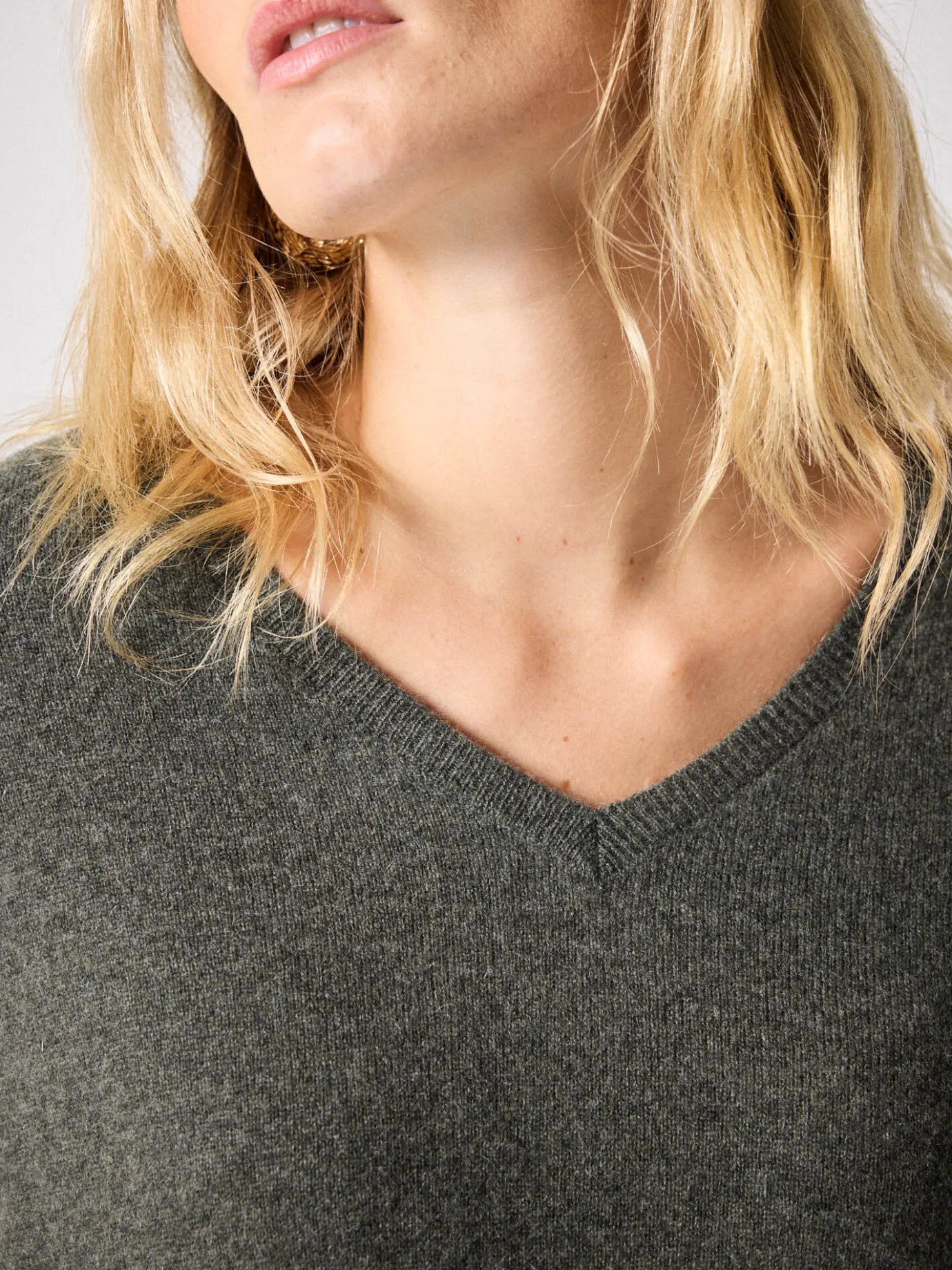 pull_poncho_cachemire_faustine_5-4.webp Flash Sale Pull poncho cachemire Faustine Pulls & Ponchos | Le Cachemire·Pulls & Ponchos