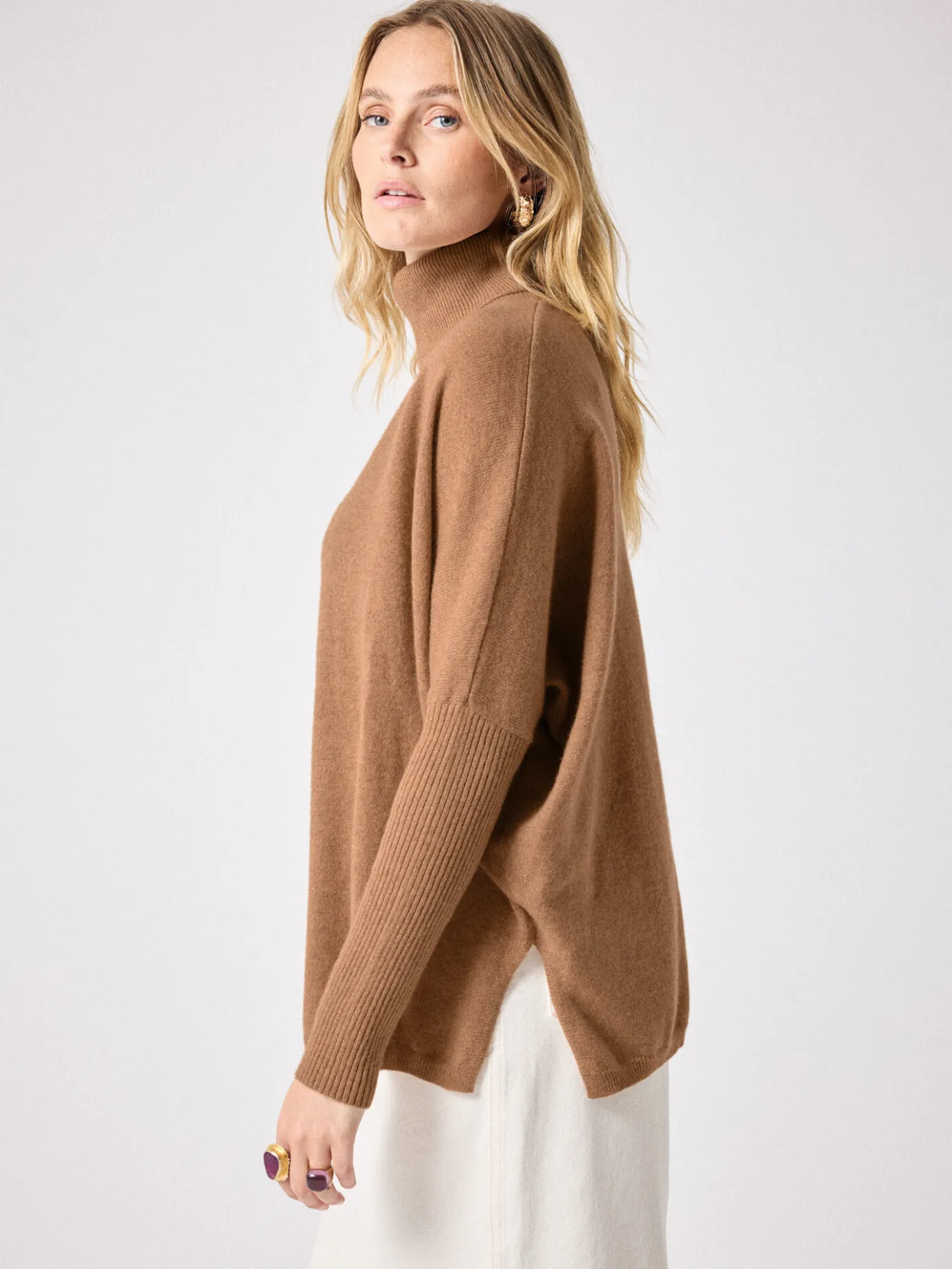 pull_poncho_cachemire_margareth_2.webp Shop Pull poncho cachemire Margareth Pulls & Ponchos | Le Cachemire·Pulls & Ponchos